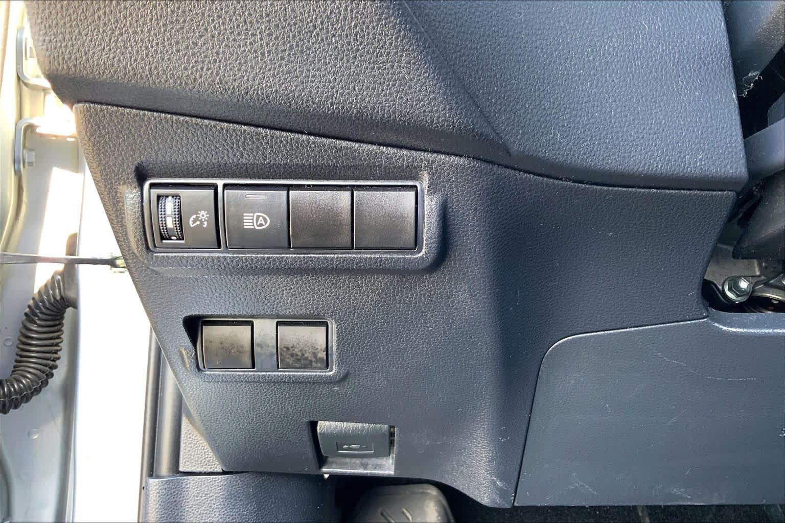 Used 2024 Toyota Corolla Cross LE FWD image 33