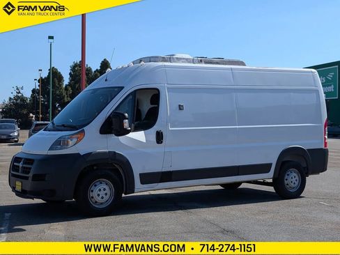 Used 2017 RAM ProMaster 2500 FWD image 3