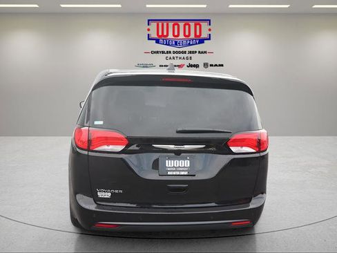 New 2026 Chrysler Voyager LX image 4