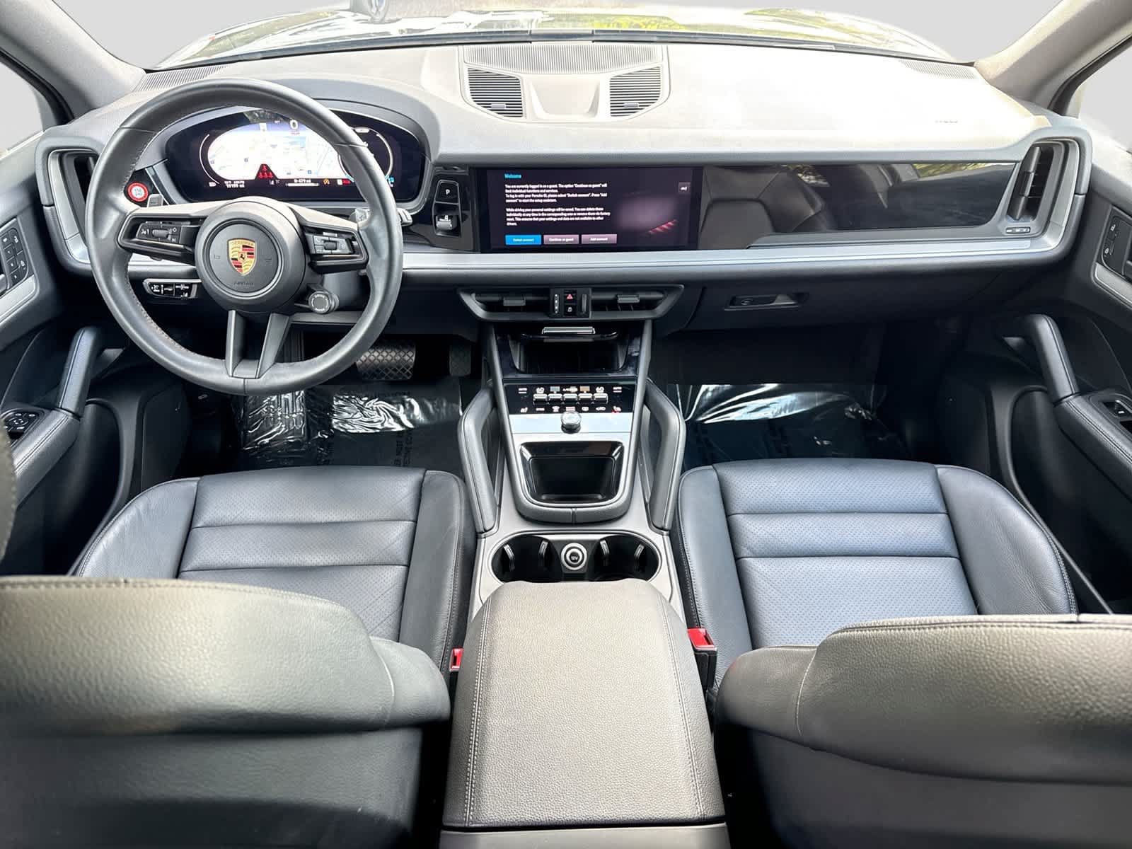 Used 2025 Porsche Cayenne AWD/4WD image 22