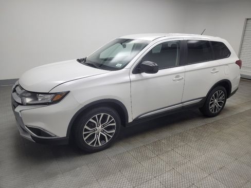 Used 2016 Mitsubishi Outlander SE AWD/4WD image 2