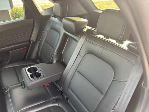 Used 2025 Ford Escape Platinum image 30