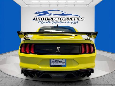 Used 2021 Ford Mustang Shelby GT500 w/ Carbon Fiber Track Pack RWD image 7
