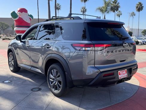 New 2025 Nissan Pathfinder SV image 5
