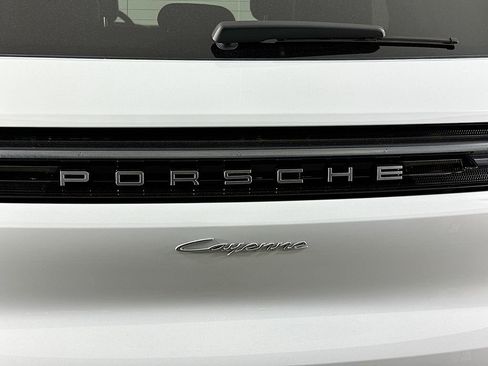 Certified 2024 Porsche Cayenne AWD/4WD image 34