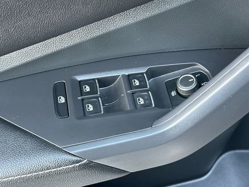 Used 2022 Volkswagen Jetta Sport image 13