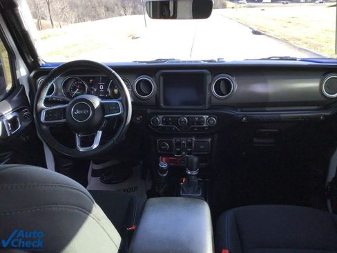 Used 2022 Jeep Wrangler Unlimited Rubicon 4xe w/ Cold Weather Group image 18