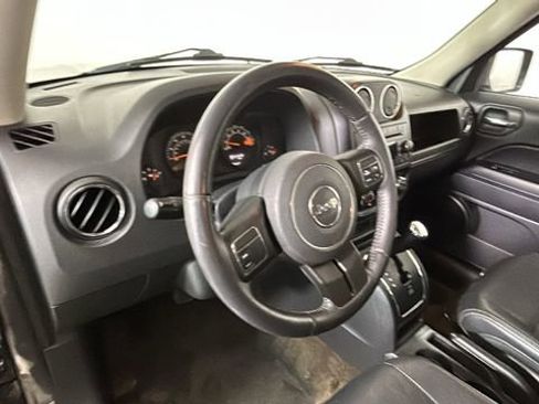 Used 2016 Jeep Patriot High Altitude AWD/4WD image 14