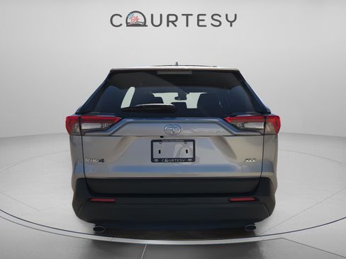 Certified 2025 Toyota RAV4 XLE Premium image 4