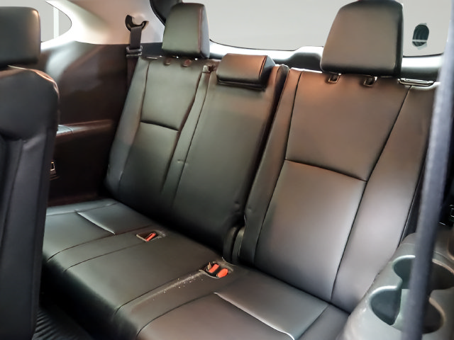 Used 2021 Toyota Highlander XLE AWD/4WD image 13