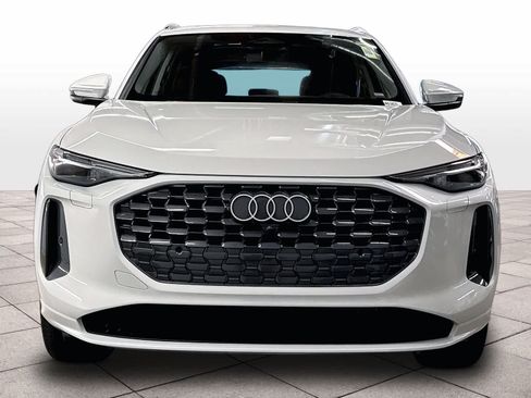 Used 2025 Audi Q5 Premium w/ Premium Plus AWD/4WD image 3