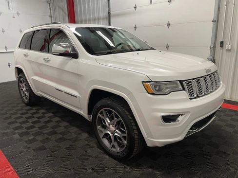 Used 2020 Jeep Grand Cherokee Overland AWD/4WD image 5