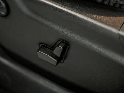 Used 2022 Jeep Grand Cherokee Laredo X image 16