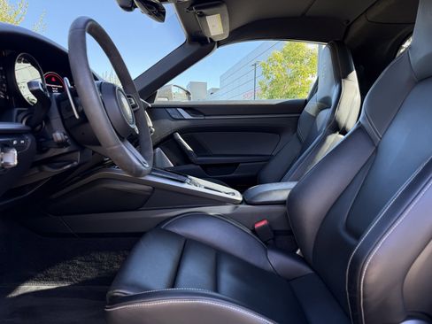 Certified 2022 Porsche 911 Targa 4S image 13