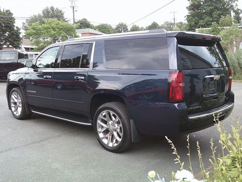 Used 2017 Chevrolet Suburban Premier AWD/4WD image 5