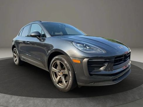 Used 2022 Porsche Macan w/ Premium Package Plus AWD/4WD image 3