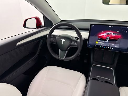 Used 2023 Tesla Model Y Long Range image 35