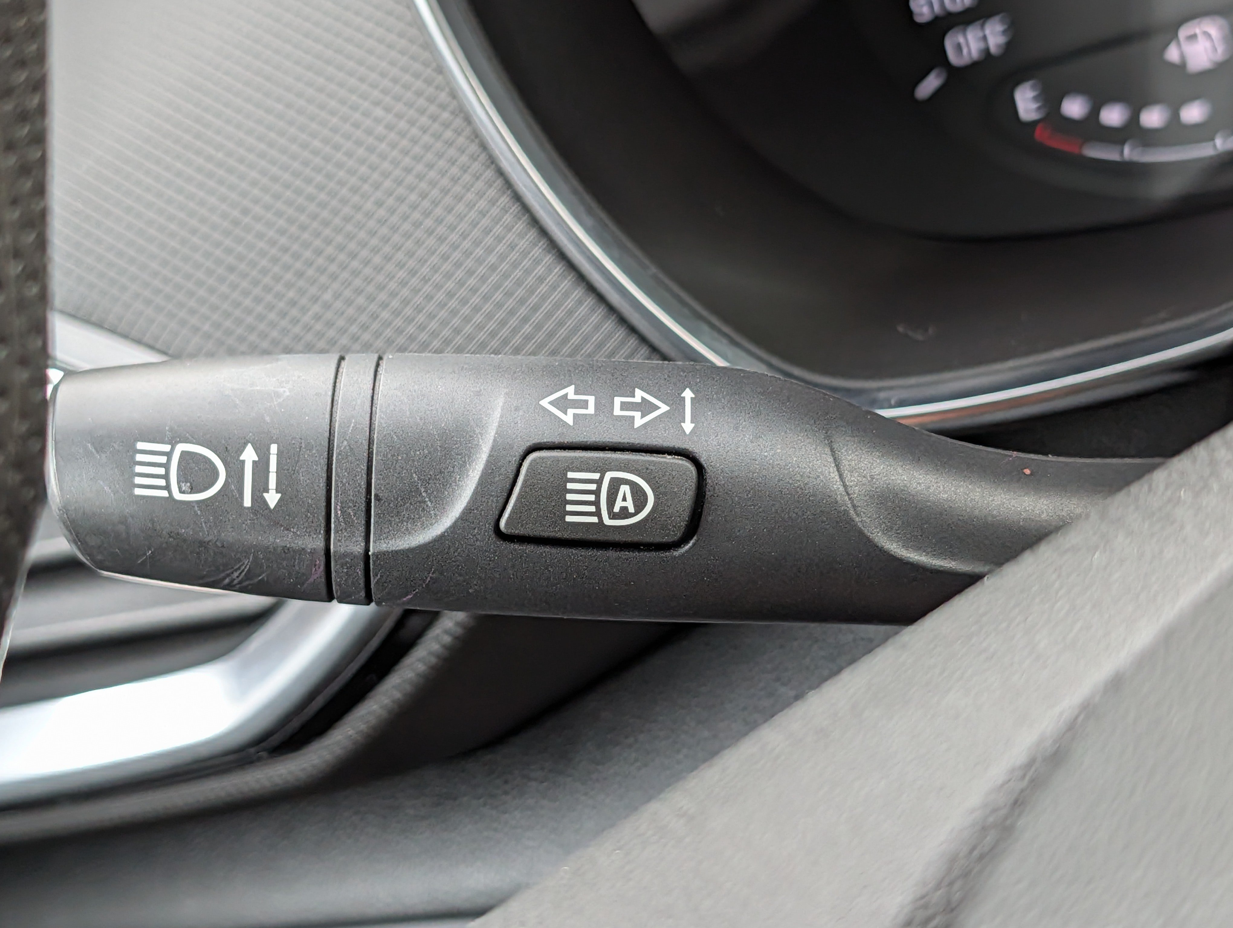 Used 2022 Chevrolet TrailBlazer LT FWD image 31