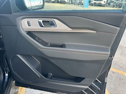 New 2026 Ford Explorer Active image 9