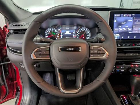 Used 2026 Jeep Compass Limited AWD/4WD image 15