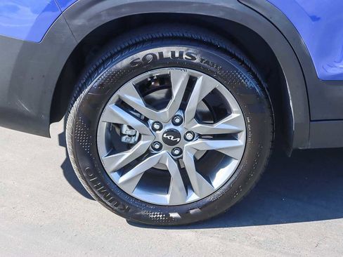 Used 2023 Kia Seltos LX image 9