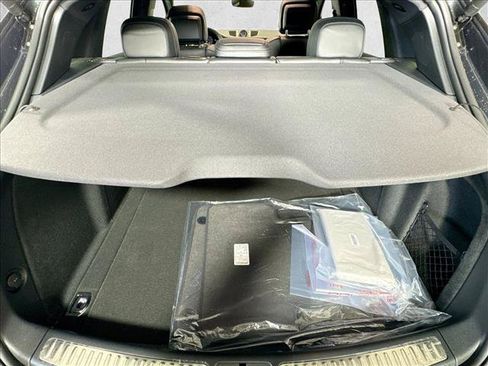 Certified 2026 Porsche Macan AWD/4WD image 27