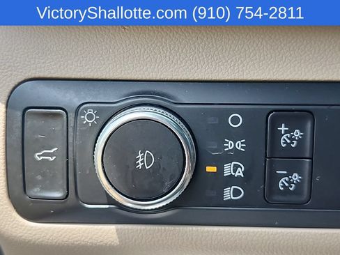 Used 2022 Ford Escape SEL w/ Technology Package FWD image 17