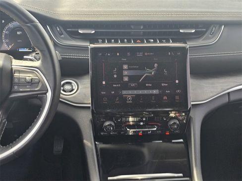 Used 2021 Jeep Grand Cherokee L Limited image 17