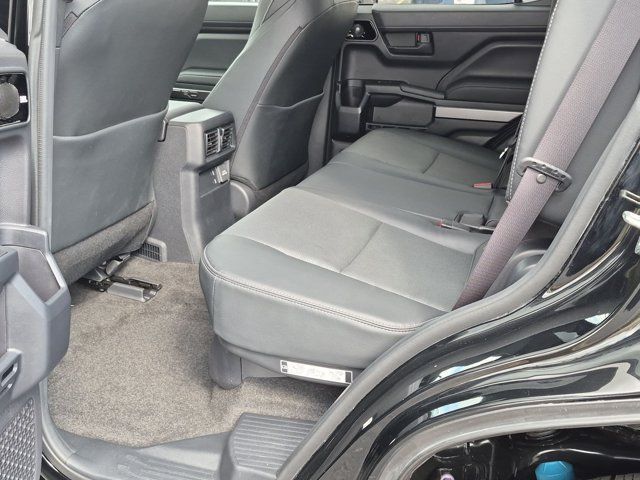 Used 2025 Toyota 4Runner TRD Off-Road Premium AWD/4WD image 17