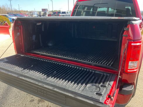 Used 2015 Ford F150 XLT w/ Equipment Group 302A Luxury AWD/4WD image 13
