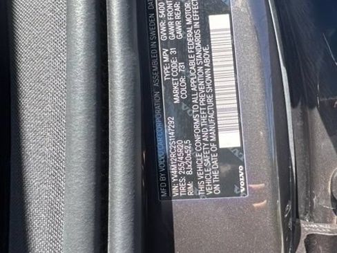 Certified 2025 Volvo XC60 B5 Plus AWD/4WD image 26