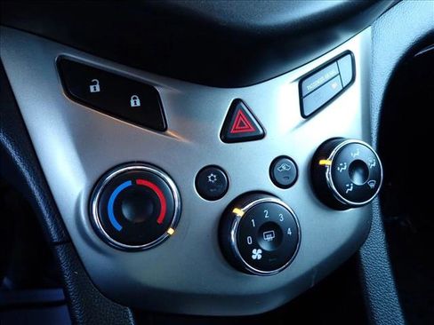 Used 2014 Chevrolet Sonic LT image 19