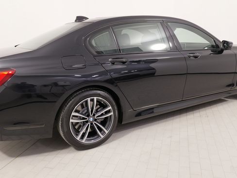 Used 2022 BMW 750i xDrive 750i xDrive w/ Executive Package image 12