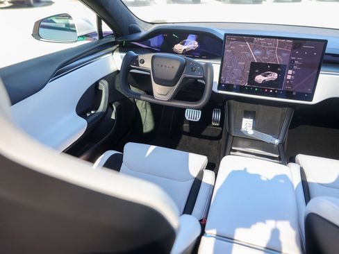 Used 2025 Tesla Model S Plaid image 26