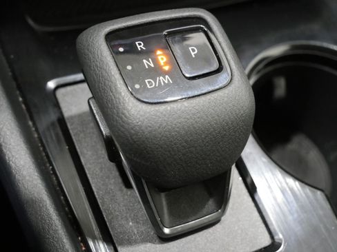 Used 2025 Nissan Rogue SV image 23