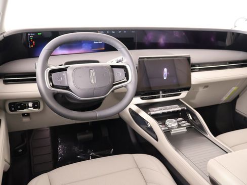 New 2026 Lincoln Nautilus Premier AWD/4WD image 2