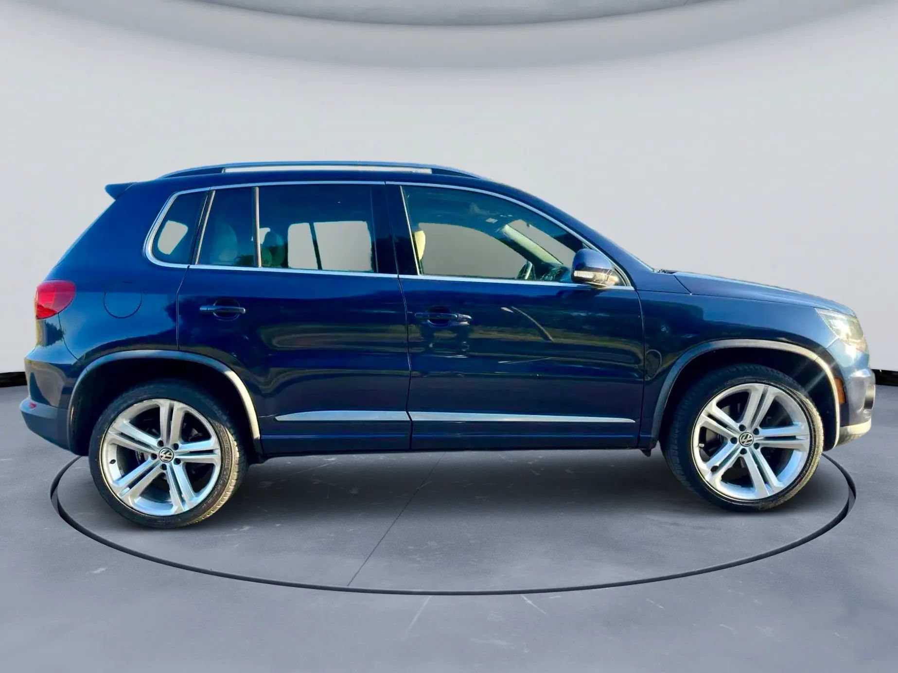 Used 2014 Volkswagen Tiguan R-Line AWD/4WD image 5
