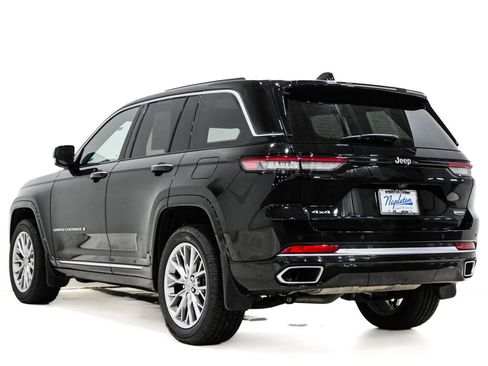 Used 2022 Jeep Grand Cherokee Summit w/ Luxury Tech Group V AWD/4WD image 9