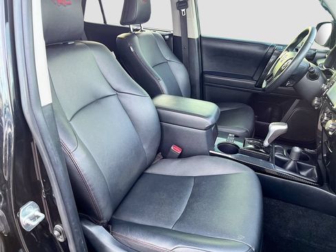 Used 2022 Toyota 4Runner TRD Off-Road Premium AWD/4WD image 27