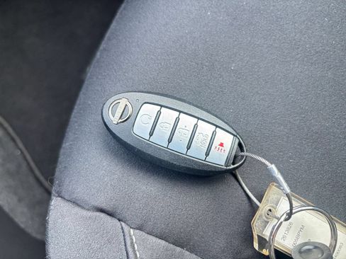 Used 2025 Nissan Altima 2.5 SV FWD image 21