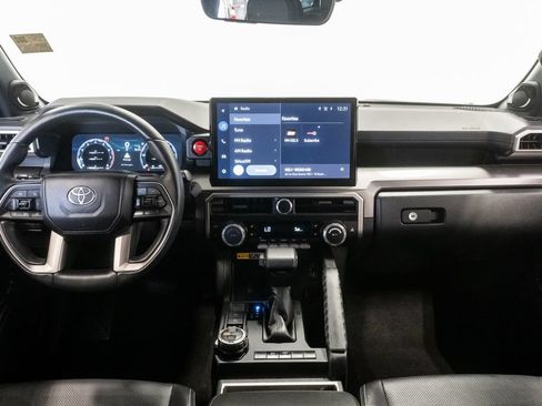 Used 2025 Toyota 4Runner TRD Off-Road Premium AWD/4WD image 28