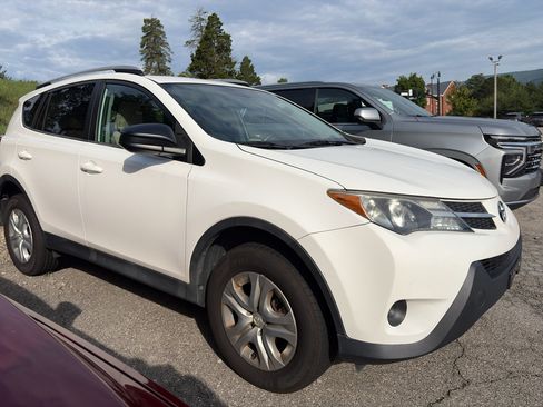 Used 2013 Toyota RAV4 LE AWD/4WD image 4