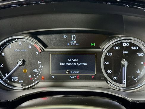 New 2025 Cadillac XT5 Luxury image 7