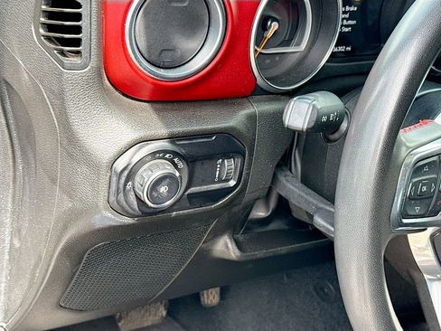 Used 2023 Jeep Wrangler Unlimited Rubicon AWD/4WD image 11