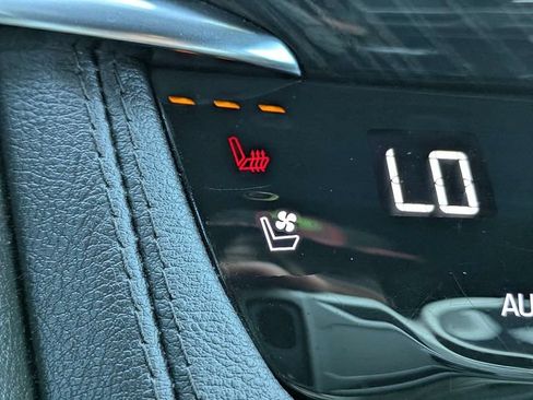 Certified 2023 Cadillac XT6 Premium Luxury FWD image 26