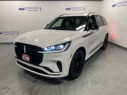 Used 2025 Lincoln Aviator Reserve w/ Equipment Group 201A image 3