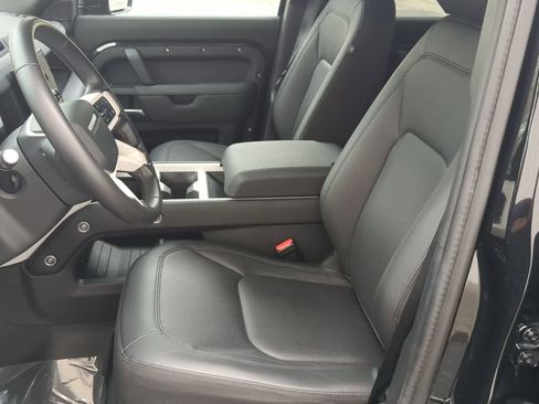 Used 2025 Land Rover Defender 110 S image 16