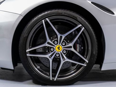 Used 2016 Ferrari California T image 62