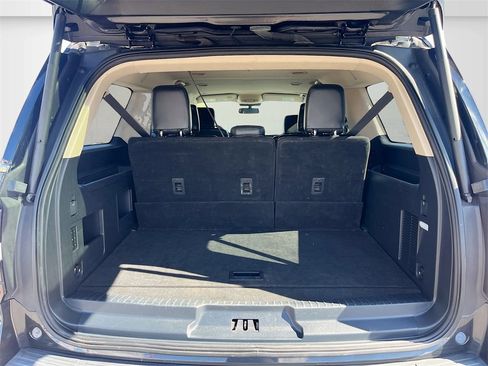 Used 2022 Ford Expedition Max XLT image 27