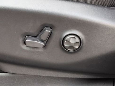 New 2026 Chrysler Pacifica Select FWD image 13